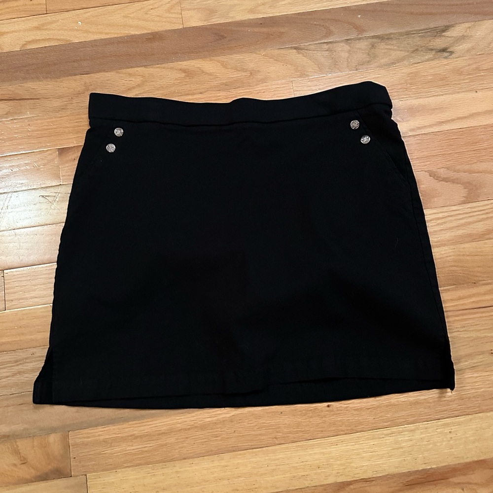 RAFAELLA MISSES SKORT SIZE XL. BLACK
